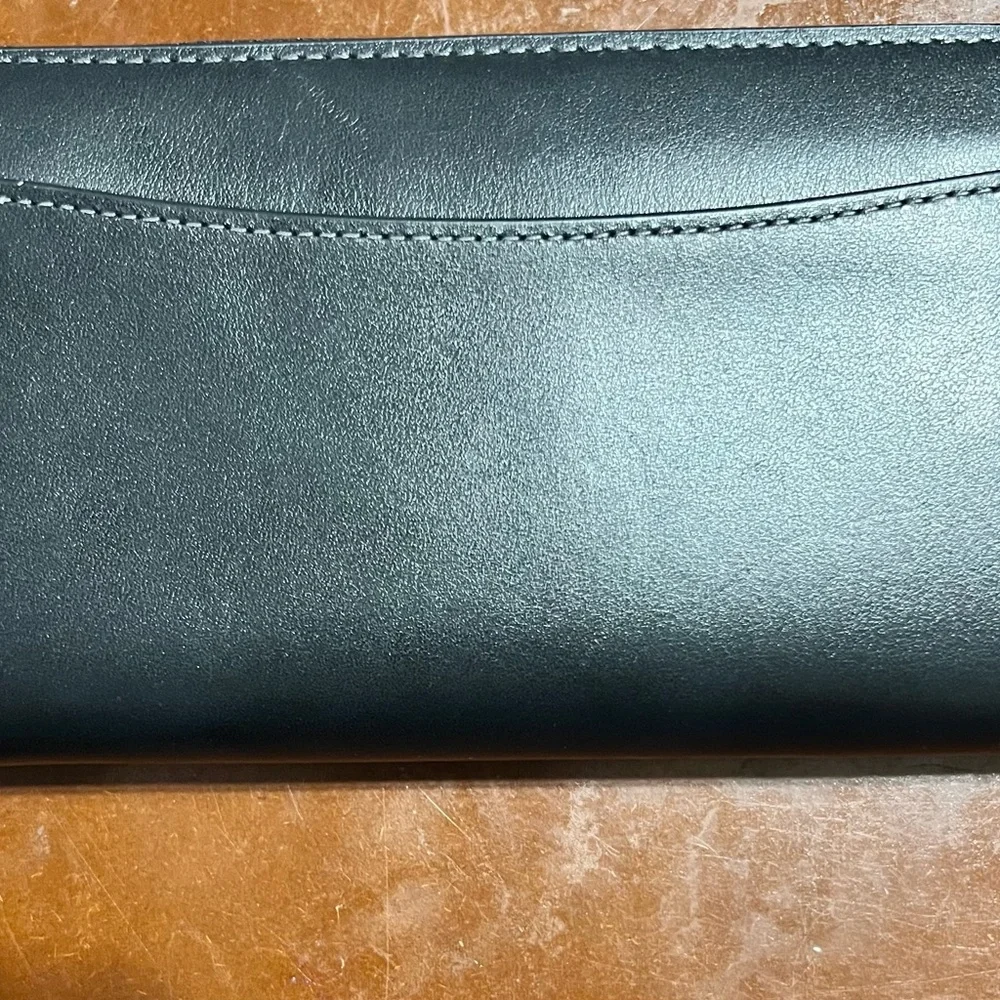 Coach Essential Slim Accordion Zip Wallet in black/silver - Picture 5 of 11